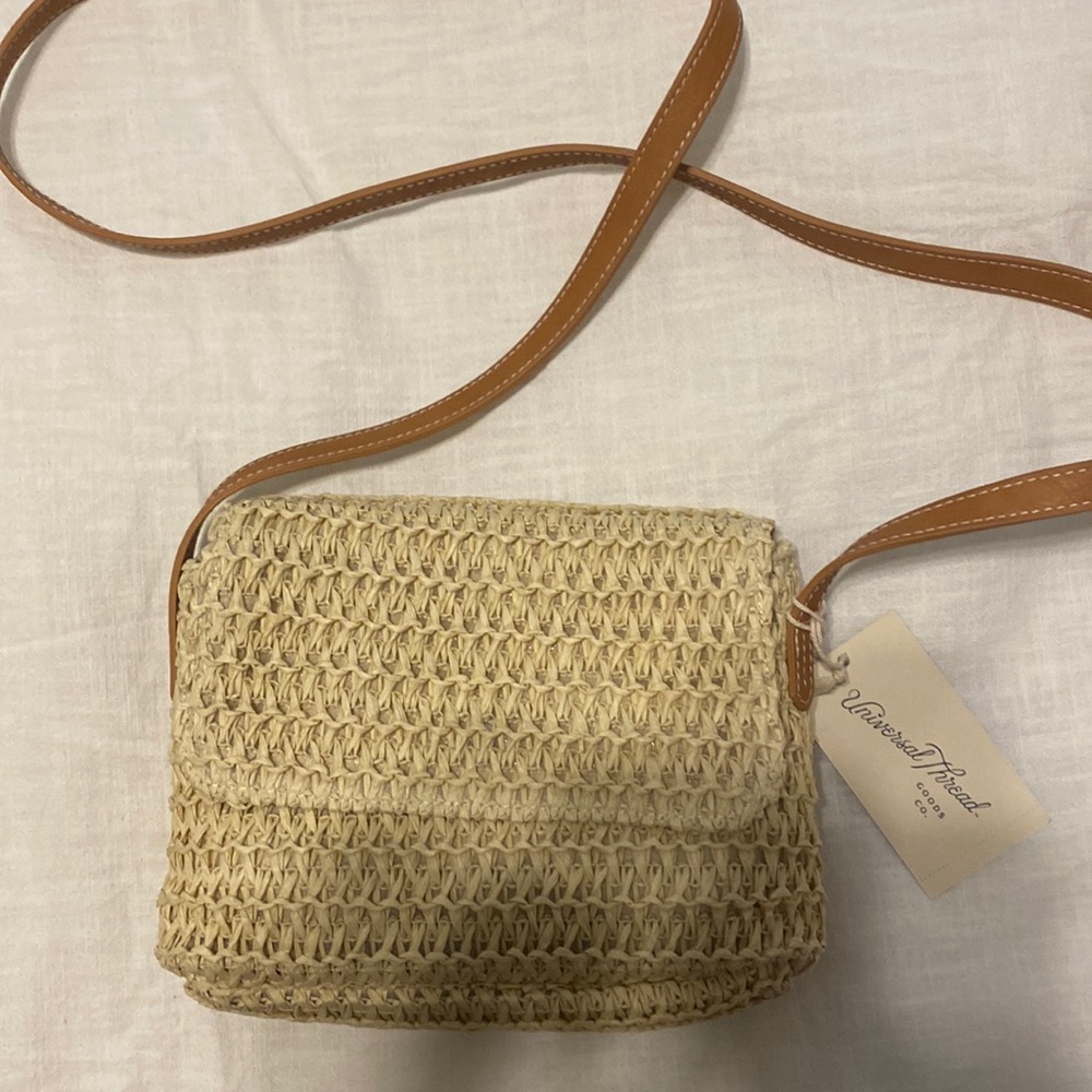 Universal Thread Crossbody